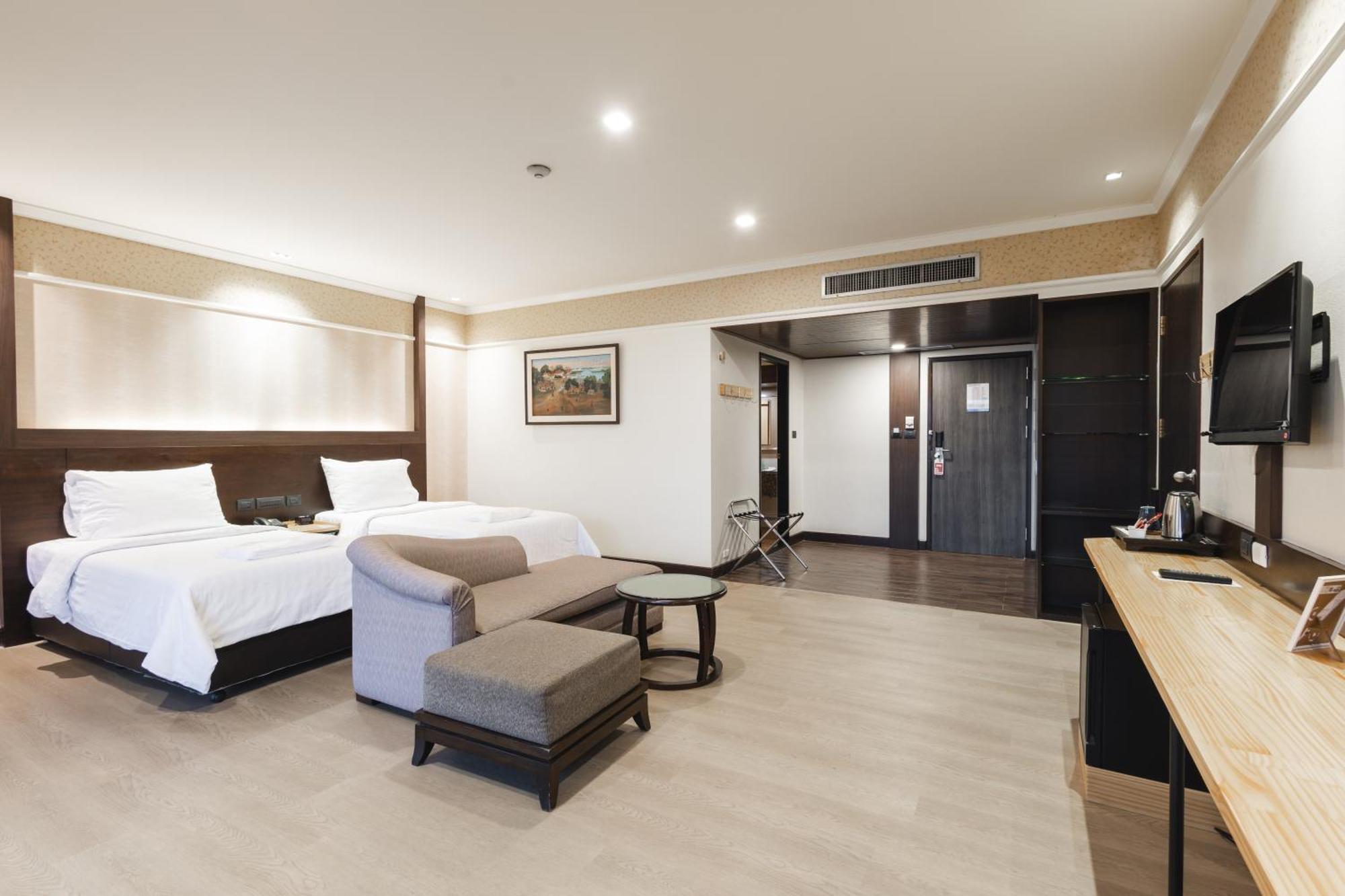 The Royal River 4*
